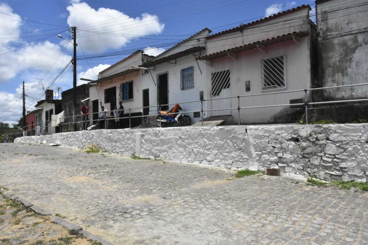 Camacã: 40 anos depois, moradores da Rua Nossa Senhora do Socorro comemoram a instalação de corrimão

